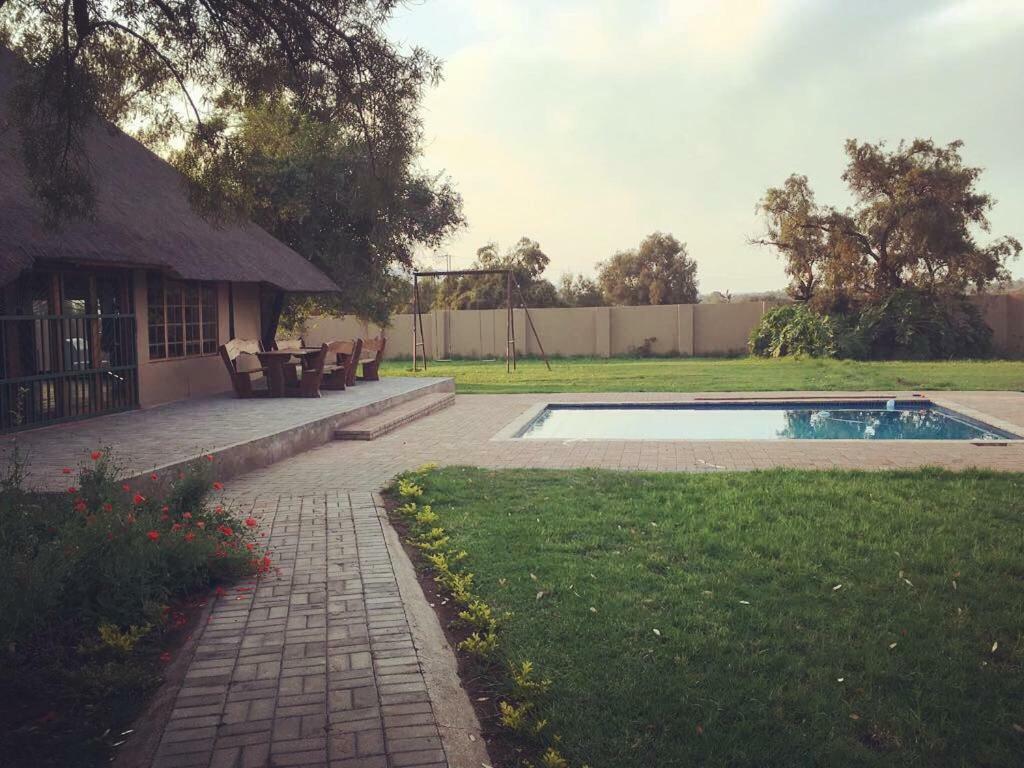Esmarline Lodge Brits Exterior foto