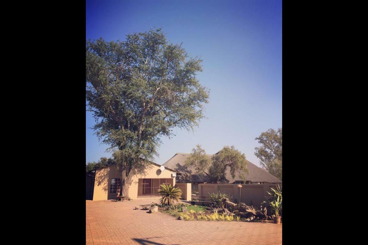 Esmarline Lodge Brits Exterior foto